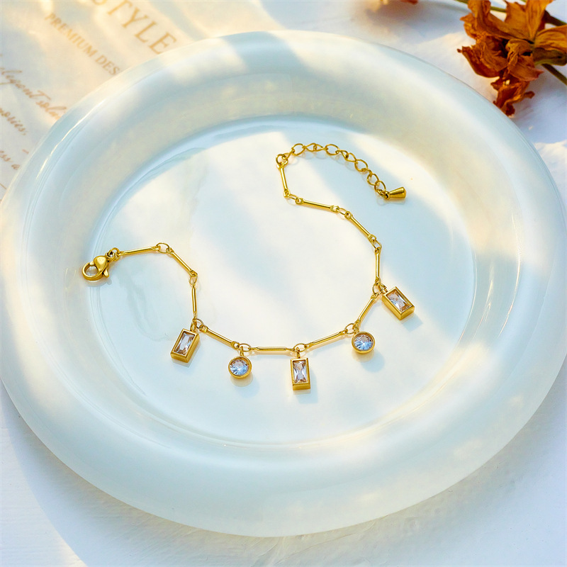 304 Stainless Steel Chain Material 1 Piece Quantity Elegant Simple Style Korean Style Geometric Titanium Steel Plating Inlay Zircon Bracelets