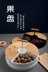 Japanese-style fruit tray snack box with dry fruits and candies, creative divided design with bamboo lid, portable fruit and dry snack box