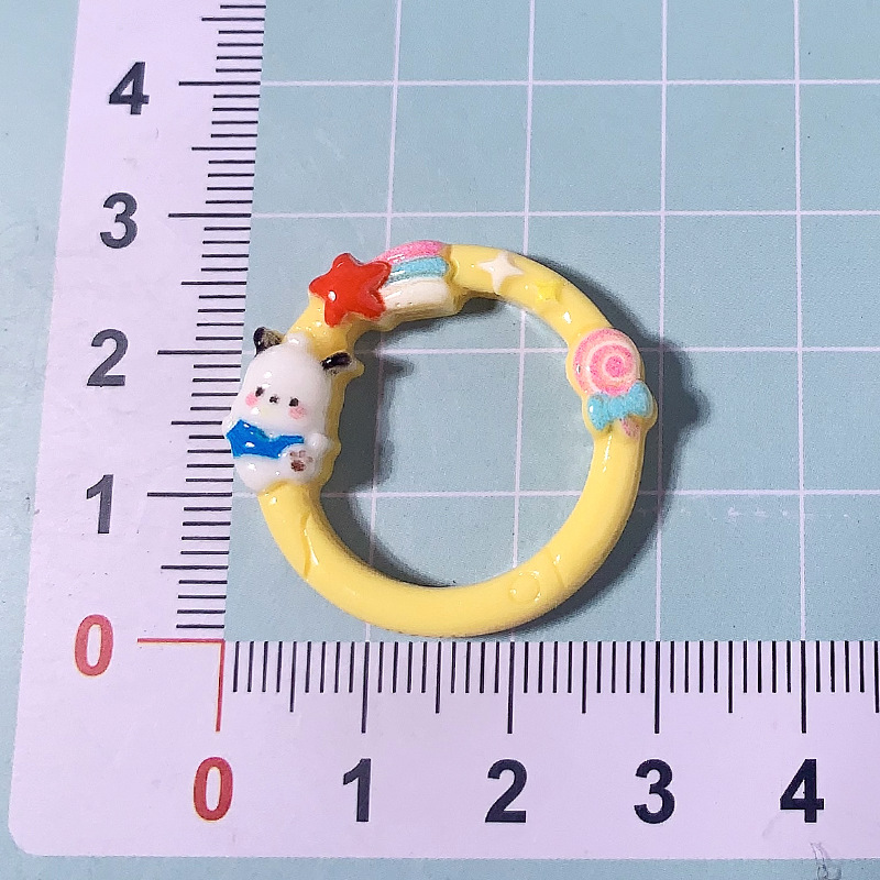 Nuevos dibujos animados Sanrio Pacha imitación anillo abierto DIY accesorios de resina adornamiento para el cabello crema caja de teléfono móvil llavero