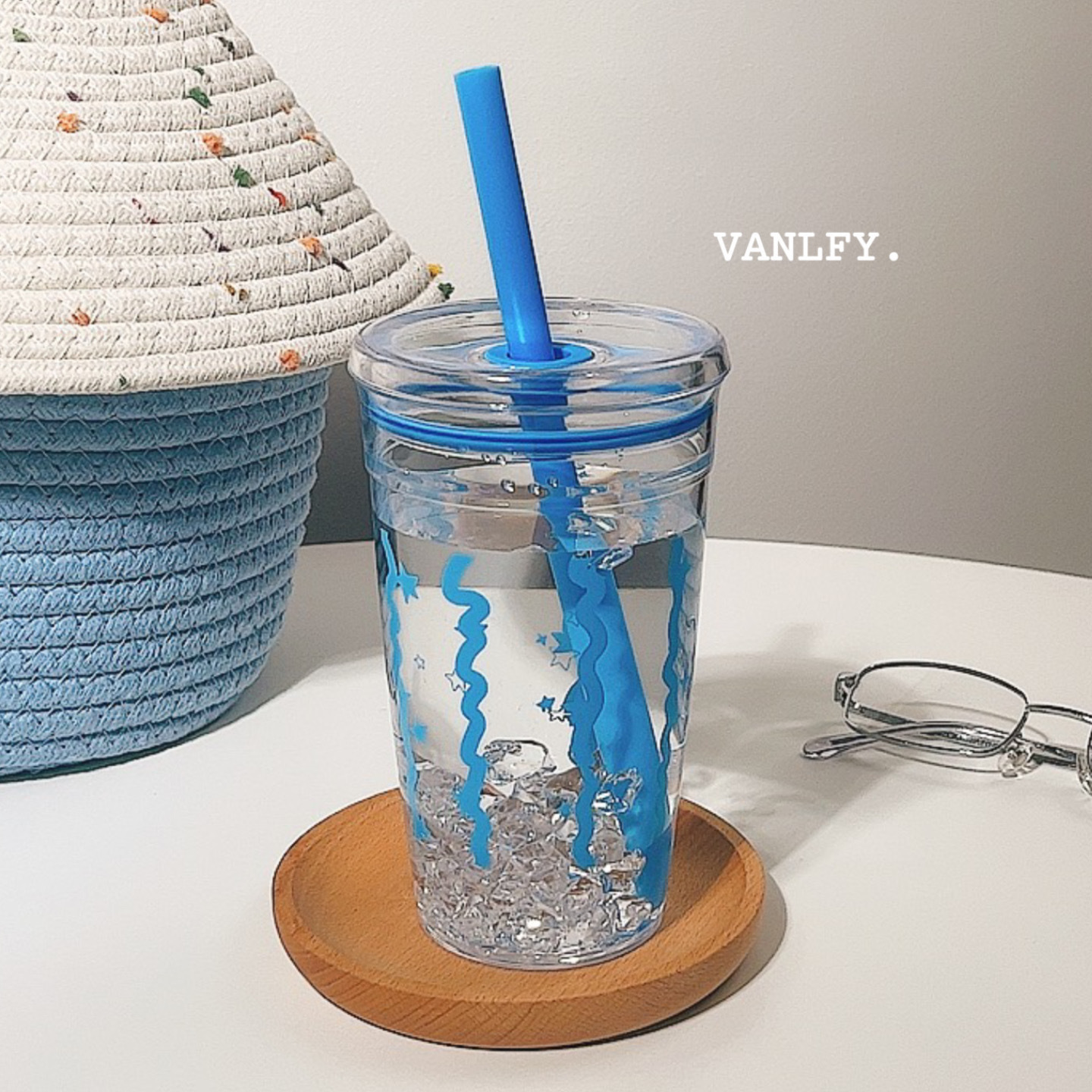 h2uTiviiztSHn2aJjQ1VWrJ5OeSaoZxpAtK0