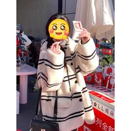 仿羊羔毛连帽外套女冬中长款2025冬季新款休闲条纹毛绒百搭厚大衣