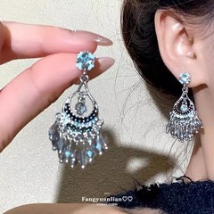 新中国風民族風復古水滴形イヤリング女性百合気質金属感花ピアスアクセサリー卸売り