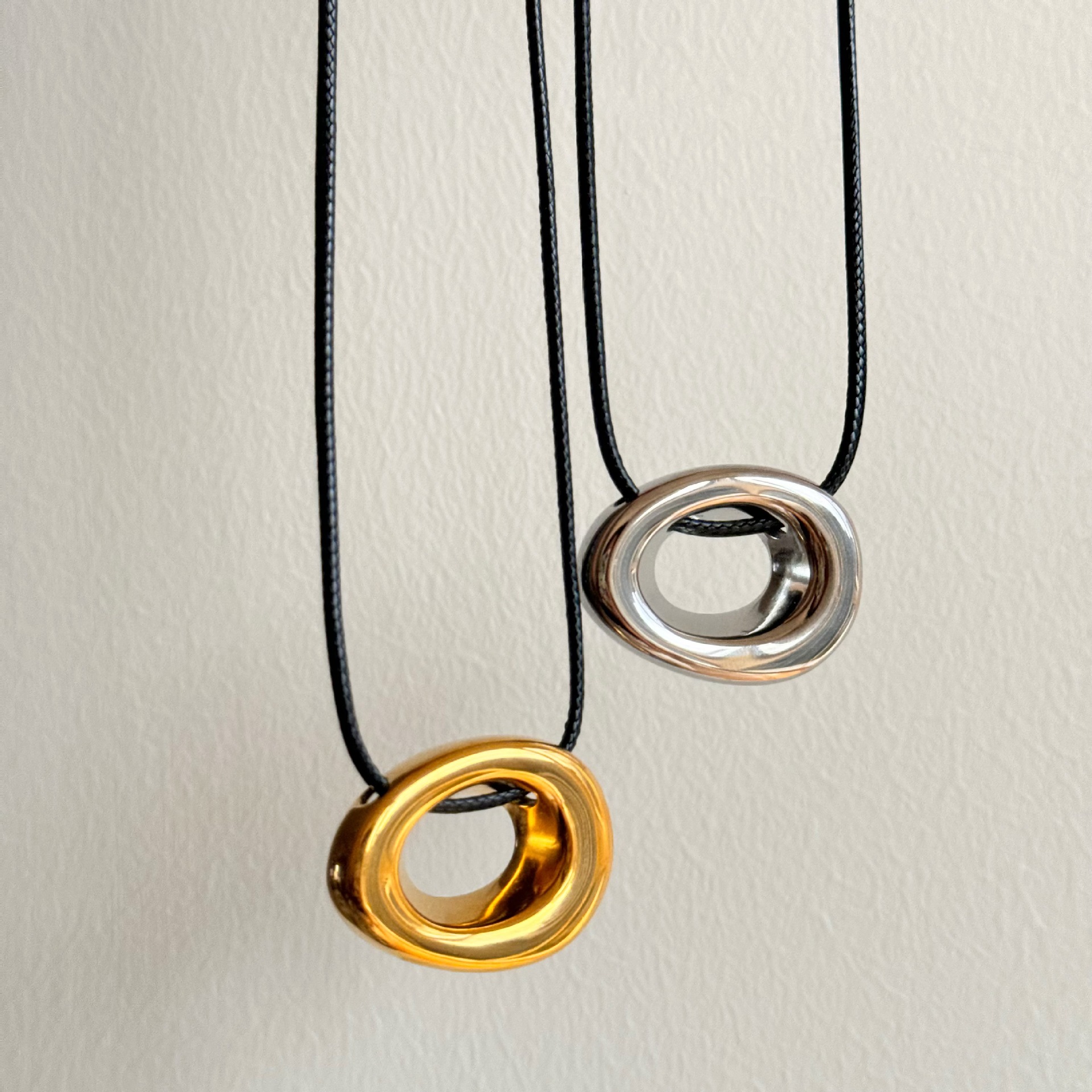 Pendant Necklace Classification Leather Rope Chain Material 1 Piece Quantity Titanium Steel 18K Gold Plated Basic Modern Style Classic Style Plating Water Droplets Solid Color Pendant Necklace