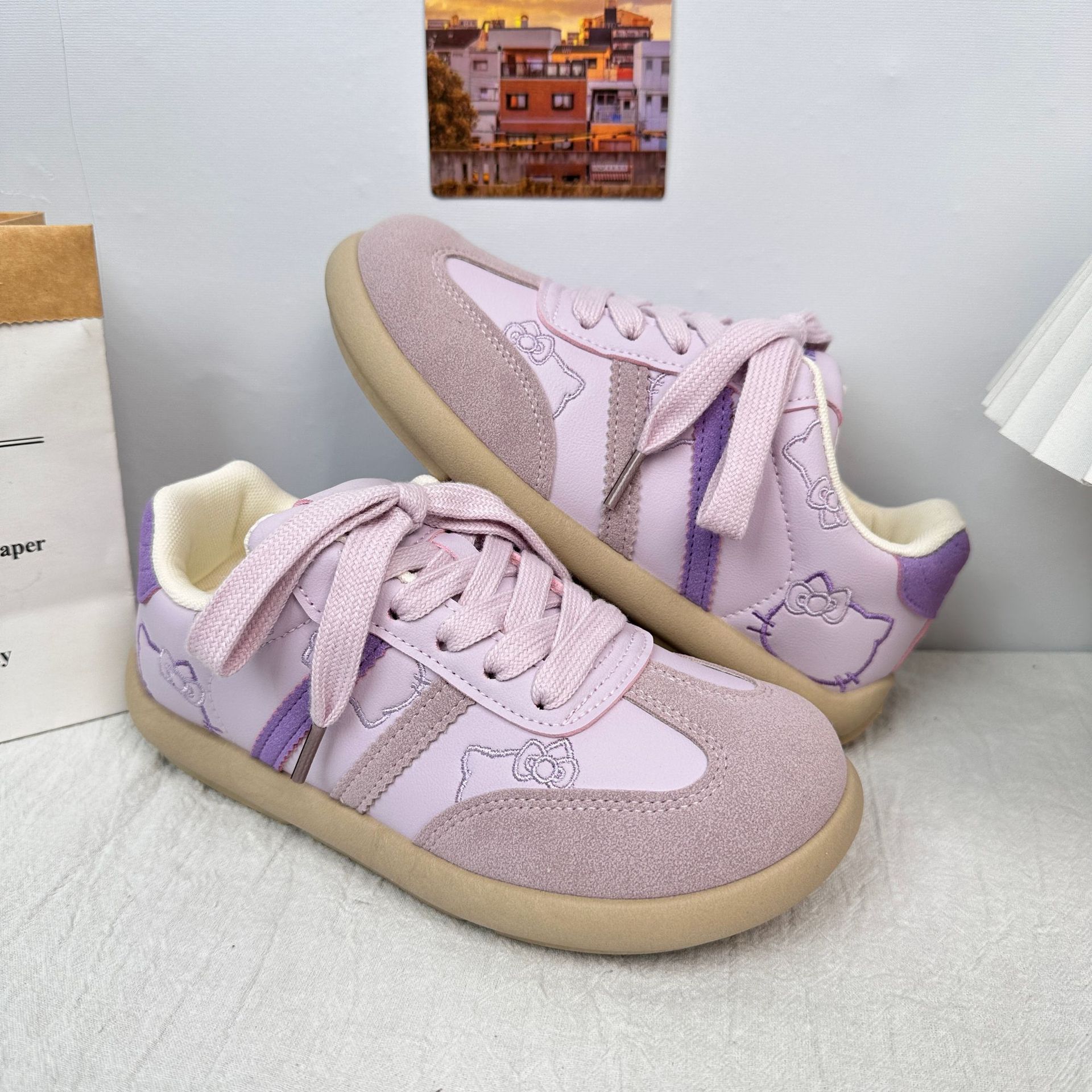 Yuanbo lindo gato KT bordado alemán zapatos de entrenamiento femenino 2025 primavera coreana nicho todo fósforo zapatos casuales pequeños zapatos blancos image 12