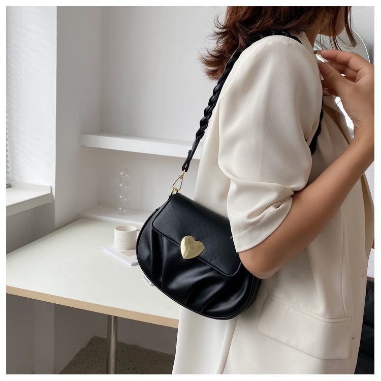 Wholesale Heart Buckle Fold One-shoulder Messenger Small Round Bag Nihaojewelry display picture 18
