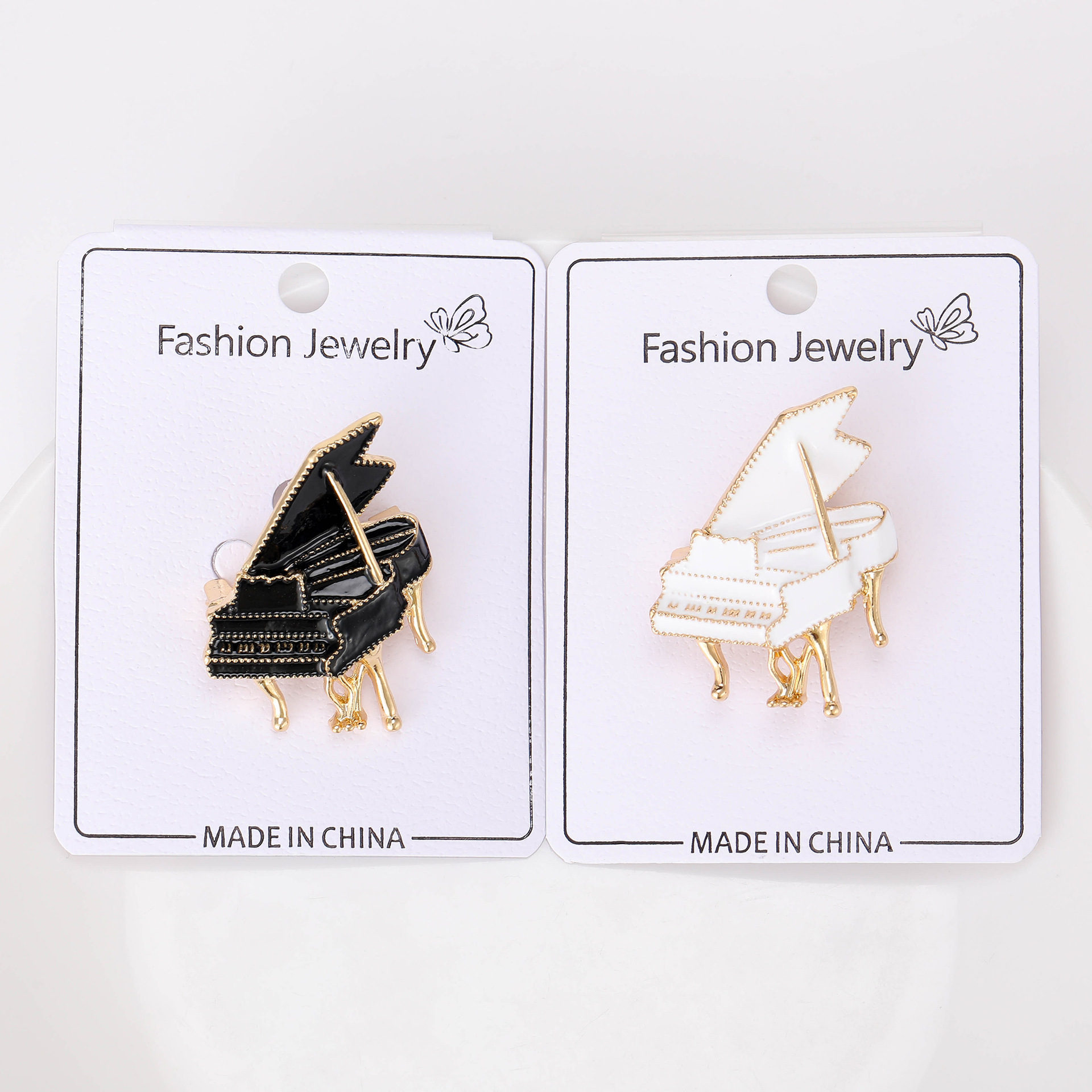 10g Weight Classical Pin Piano Alloy Unisex Corsage Brooches