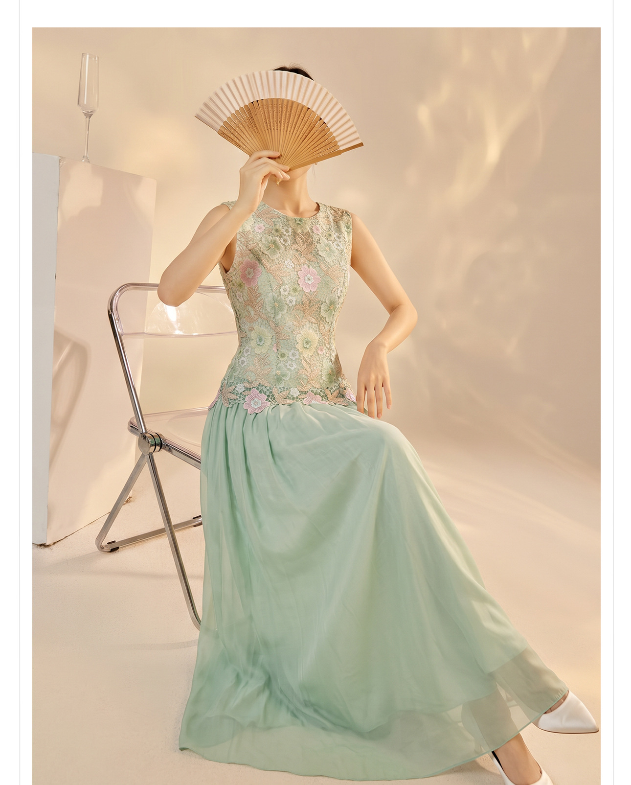 Đầm maxi thêu hoa ren nổi — Xanh lá cây nhạtcolor chi tiết 3