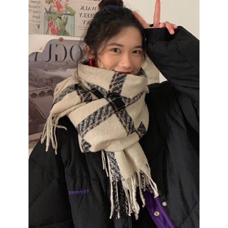 Bufandas de invierno de alta calidad bufandas de bordas de cuadrilátero estilo coreano sensación de bufandas de estilo universal abrasión calentamiento bufandas de mujeres