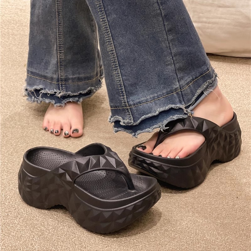 Women's Thick-soled Slip-on 2025 Summer New Style Outdoor Wear, Height-increasing, Durian-shaped, Diamond-patterned,_vogvips.com
