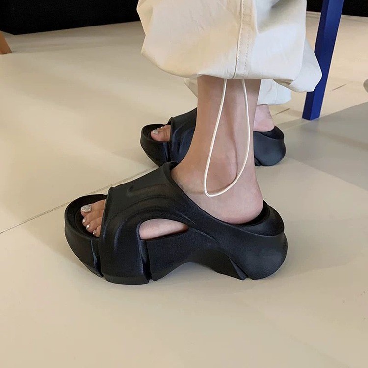 Solid color universal ultra-soft mule platform for leisure
