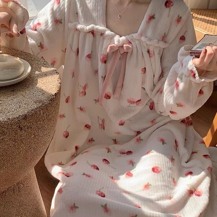 Nightgown for Women Winter Coral Velvet Cute and Sweet Princess Style Loose Can Be Worn Outside Internet Celebrity Winter Home Wear Pajamas