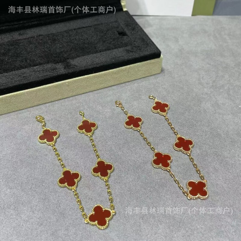V-Gold High-End Four-Leaf Clover Five-Leaf Bracelet for Women, Light Luxury Niche Jewelry, Cnc Thick Plating 18K, Couple's Matching Style V-Gold High-End Four-Leaf Clover Five-Leaf Bracelet for Women, Light Luxury Niche Jewelry, Cnc Thick Plating 18K, Couple's Matching Style