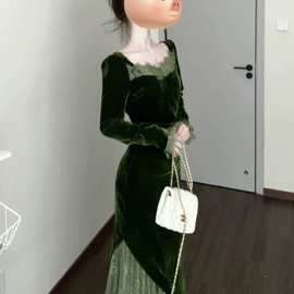 法式高端复古风绿色丝绒连衣裙女2025秋冬蕾丝拼接高级感气质长裙