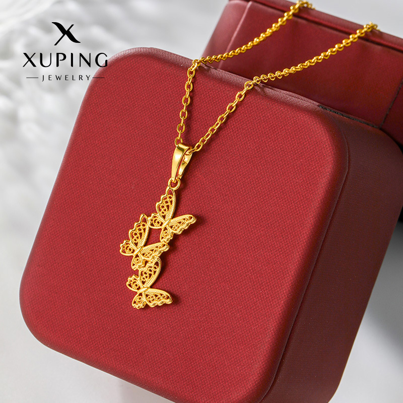 Xuping estilo simple aleación de cobre chapado 24k colgante mariposa ligero lujoso collar de textura collar de mujer