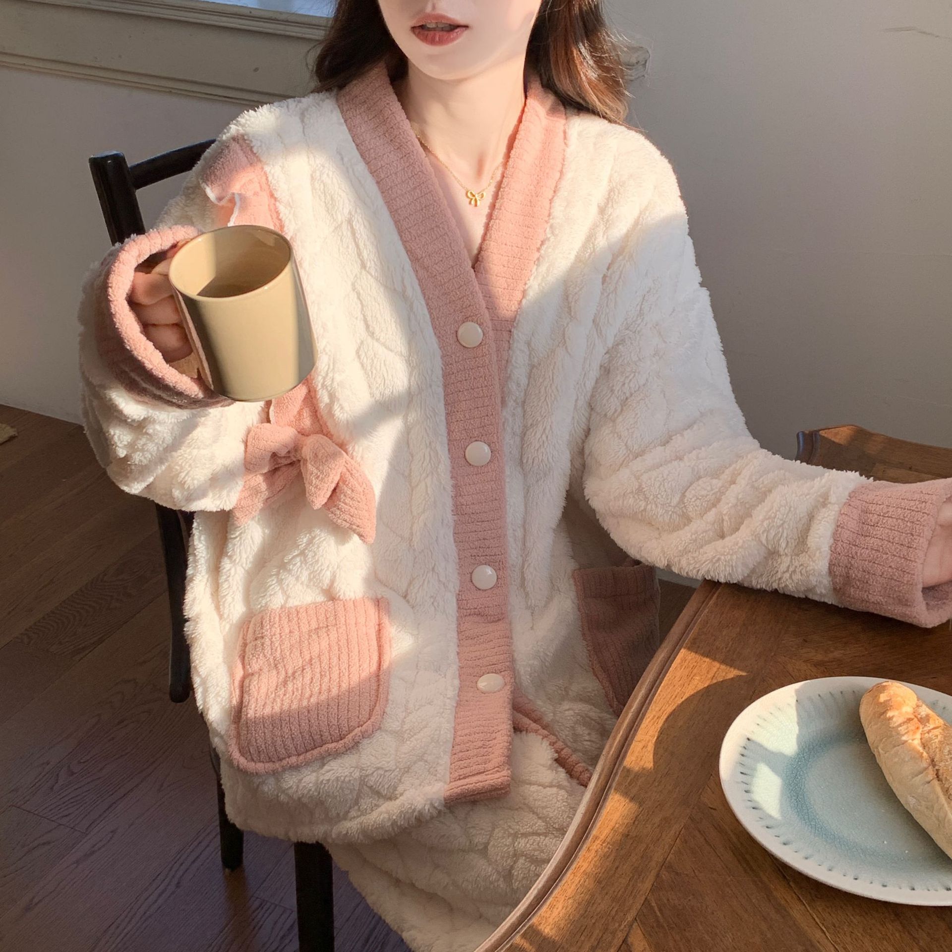 Invierno nuevo coral fleece pijamas para las mujeres de lana forrada engrosada caliente simple dulce niña franela desgaste del hogar traje