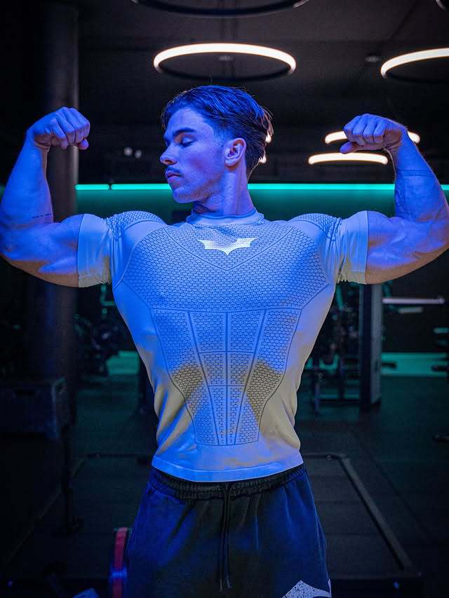 American YOUNG New Yang Gola Bat M manga corta fitness muscular delgado rápido secado transpirable camiseta deportiva hombre