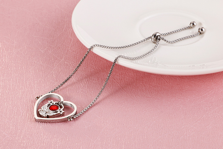 Stone-Free Inlay Material Bracelets Classification Housewarming, Anniversary, Business, Wedding, Travel, Birthday, Festival Occasion Trend Diamond-studded Titanium Steel Bracelet Exquisite Heart-shaped