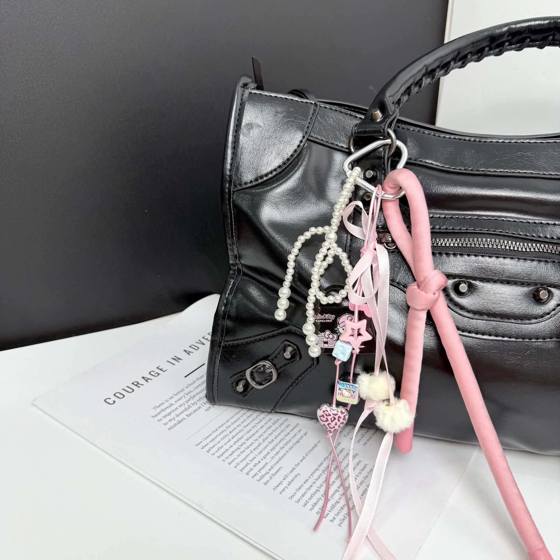 高级感包包挂件原创miu韩国粉色爆款编绳挂件钥匙扣现货批发