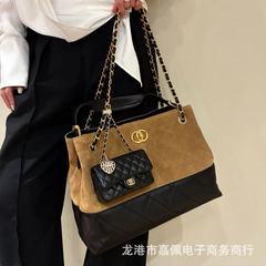 跨境高品25A麂皮拼接购物袋菱格托特抽带水桶包女珍珠算盘挂件cf