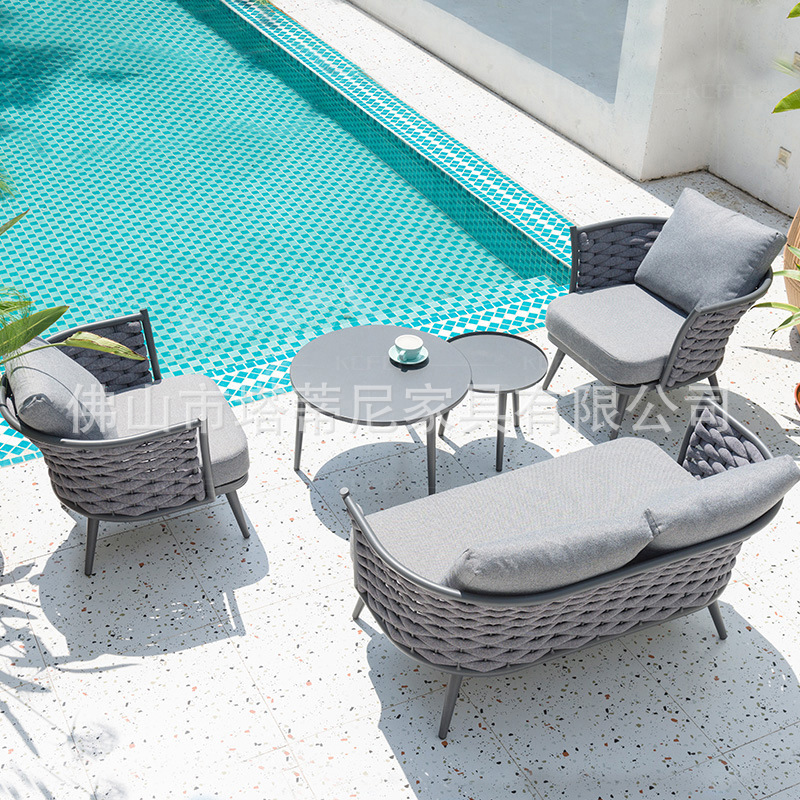 Villa patio al aire libre mesa de caña sillas balcón resort jardín moderno mesa de ocio muebles impermeables y protectores solares