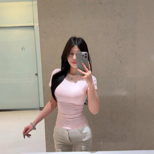 紧身小上衣