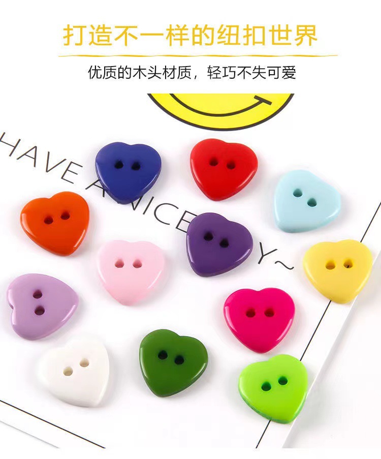 Supply Factory Direct Sales Spot Heart-Shaped Cartoon Buttons