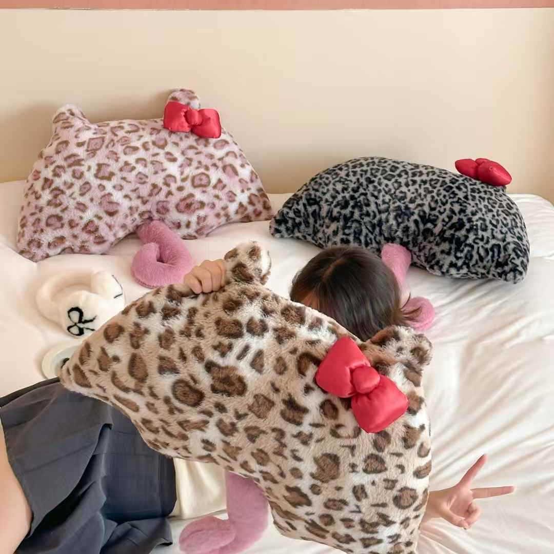 甜酷豹纹兔毛绒靠垫可爱少女卡通獭兔绒沙发装饰抱枕床头靠背软包