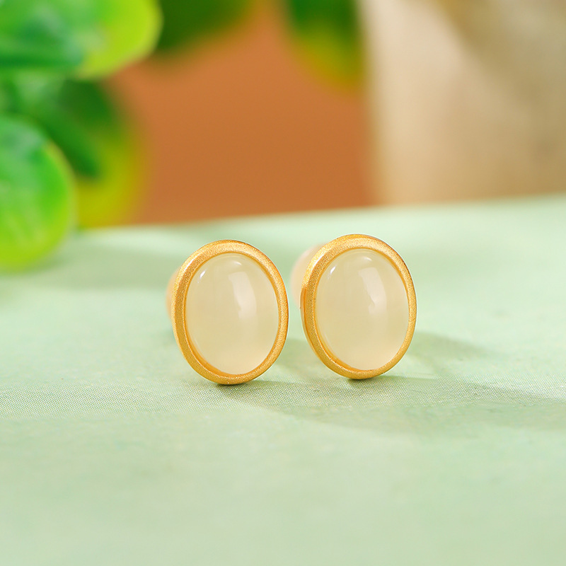 Bông tai bạc S925 mạ vàng đính ngọc Hetian hình trứng phong cách retro — Một cặp