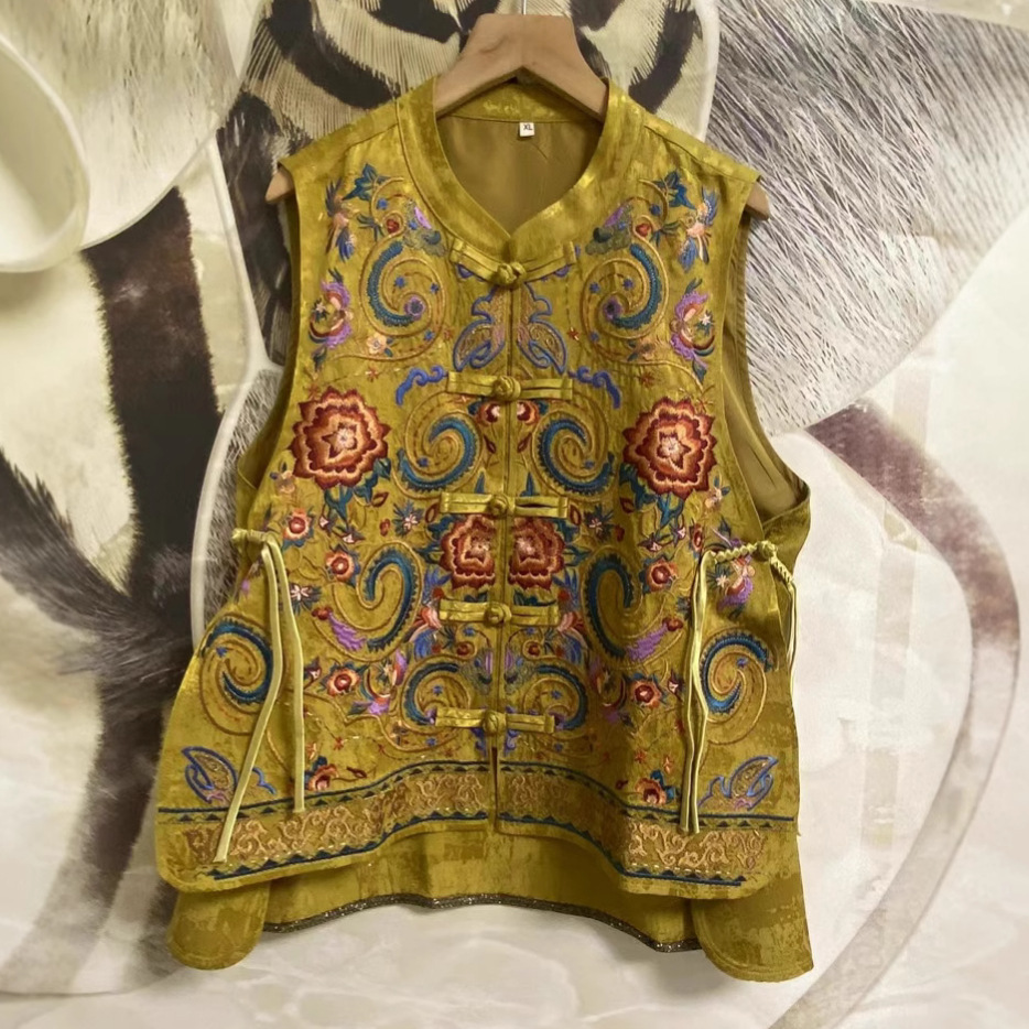 2025 Summer New Ethnic Style Women's Clothing Chinese Retro Heavy Industry Embroidered Vest National Fashion Elegant Cardigan Vest
