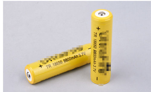 Manufacturer wholesale 18650 lithium battery 9800mAh large capacity 3.7V strong light flashlight rechargeable battery
