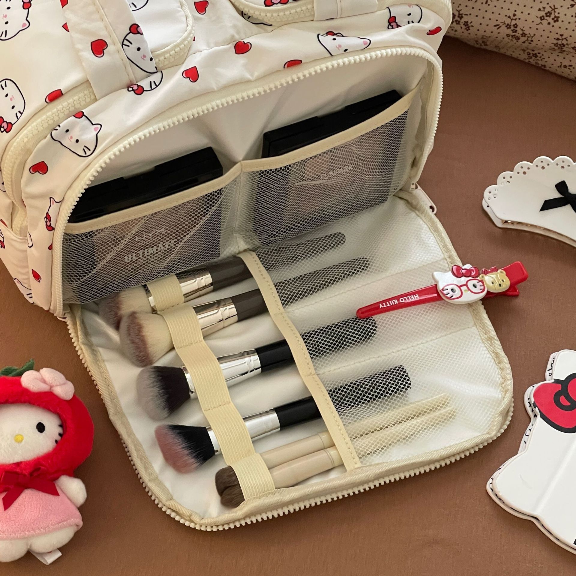 Bagos de maquillaje de mano de gato lindo para mujeres 2025 gran capacidad portátil de alto valor facial bolsa de lavado de viaje bolsa de almacenamiento