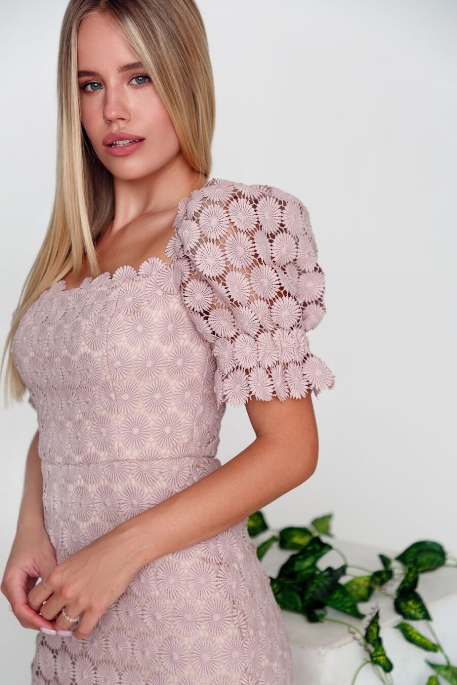 Lace Design Elegant, Vacation Style Wholesale Women's Elegant Vacation Lace Round Dots Solid Color Casual Holiday Boat Neck Short Sleeve Sheath Dress