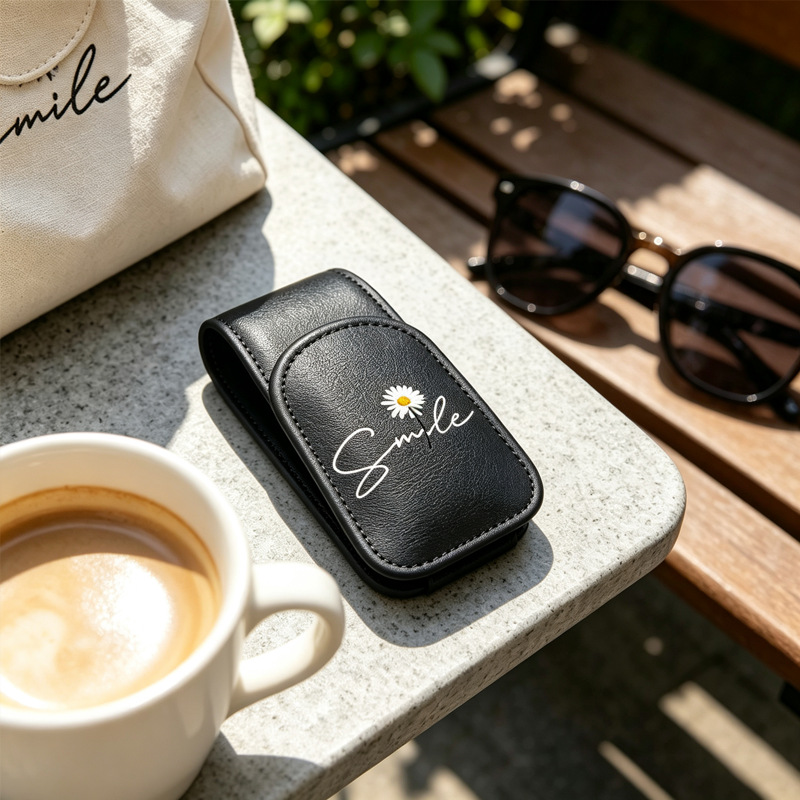 White Daisy Car Glasses Clip, Car Sun Visor Storage Organizer, Multifunctional Sunglasses Case and Ticket Holder