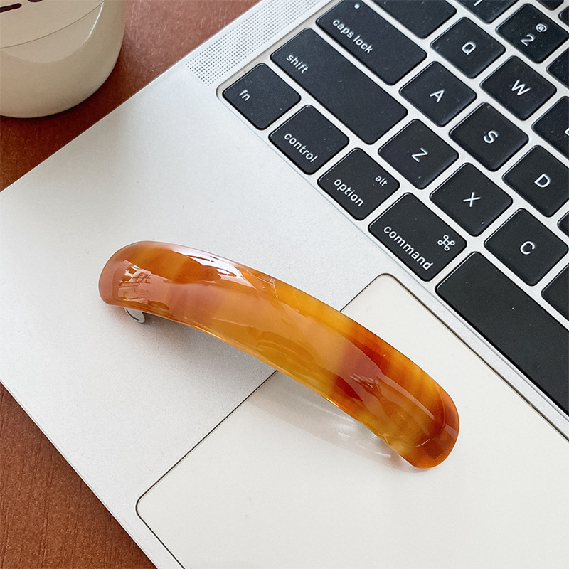 Elegante haarclip voor dames voor het maken van updo's_voghion.com