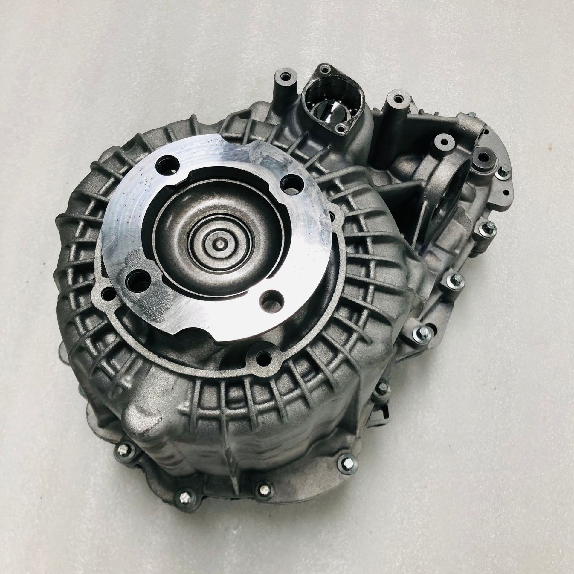 Suitable for Land Rover Range Rover Sport and Discovery 4, 8-speed transfer case assembly
