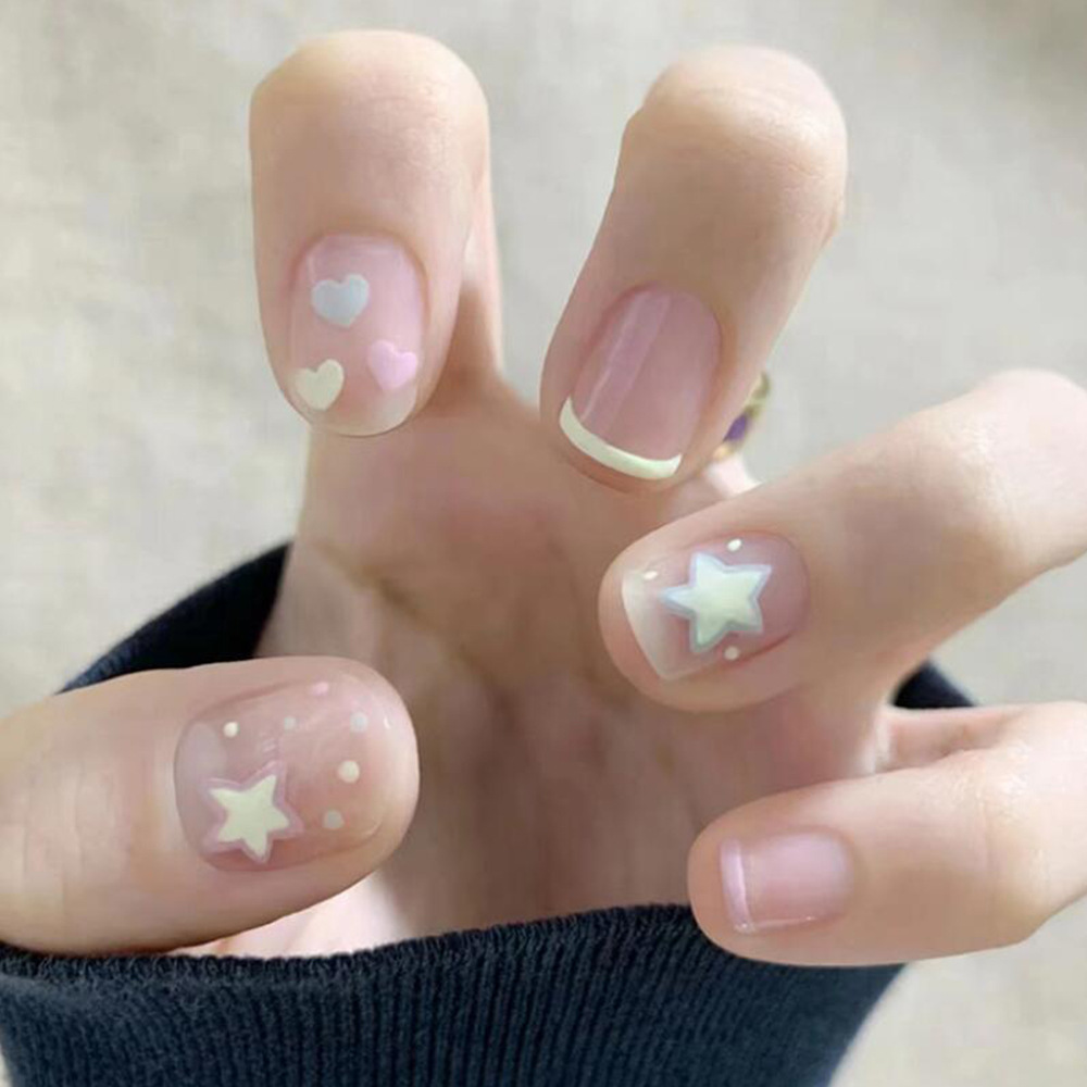 Star Love Embellecimiento de uñas de moda, 24 piezas de parches de uñas postizas en polvo claro, uñas de uñas simples blancas