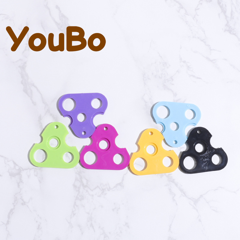 跨境现货三角形精油瓶滚珠瓶开瓶器滚珠瓶拆装工具滚珠瓶伴侣