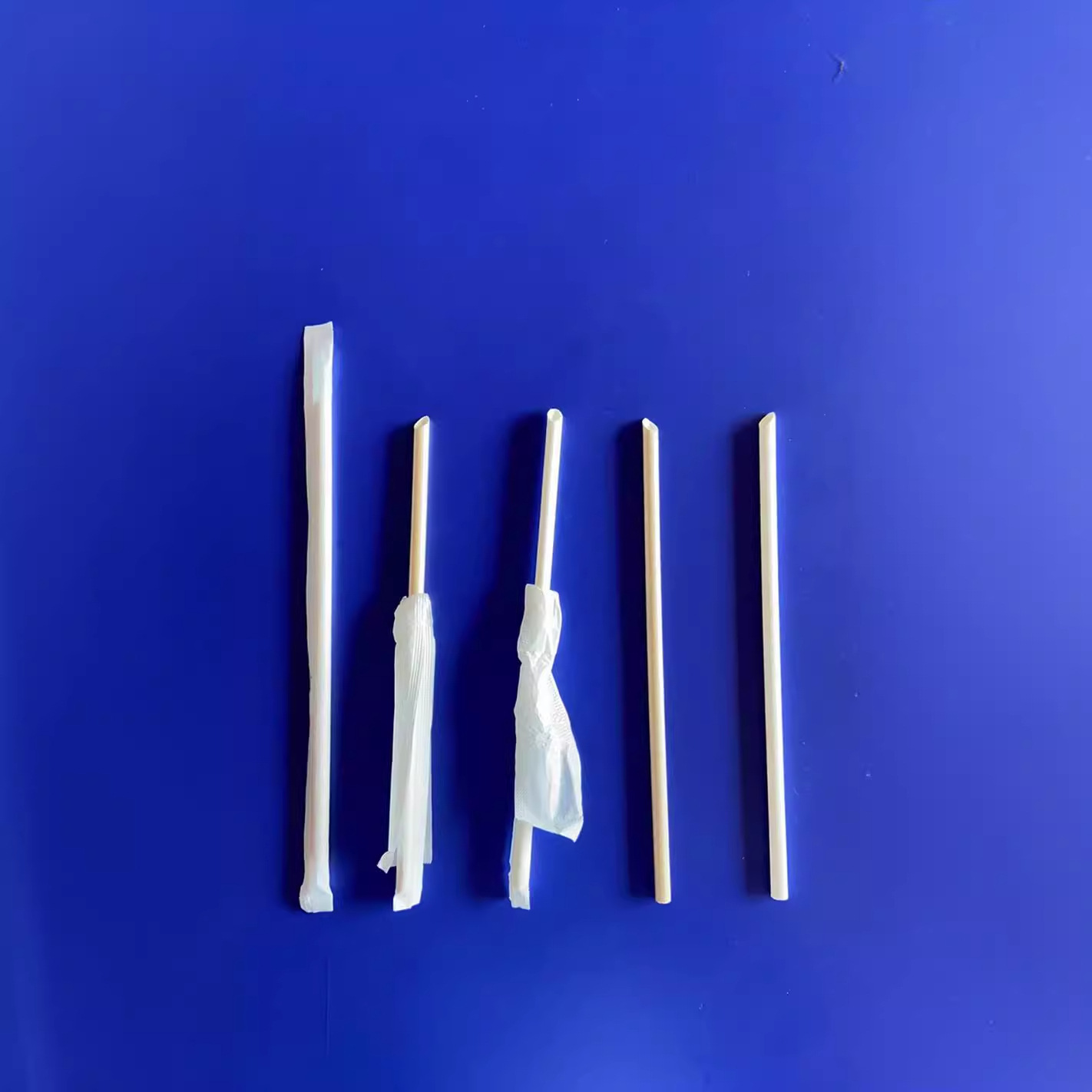Одноразовые бумажные соломинки 6x190mm наконечник 5000 палочки соломки Независимая упаковка для напитков чайный ресторан