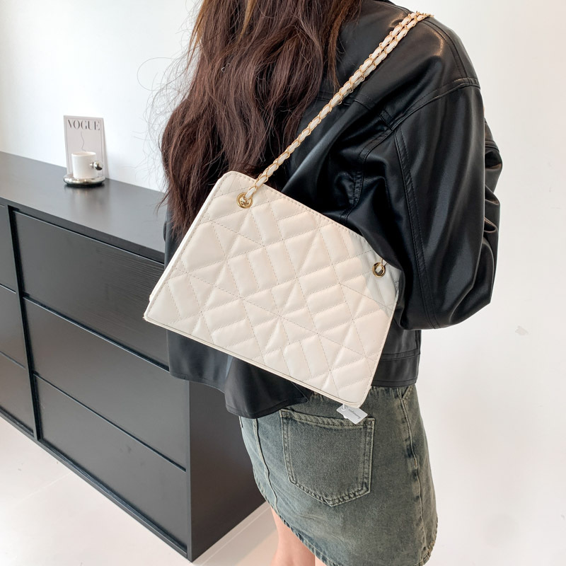 2024新款時尚鏈條小方包女包休閒時尚質感洋氣休閒斜挎單肩包批發
