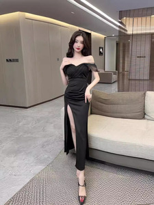 Long formal dress， women's unique temperament， high slit mesh patchwork bra dress