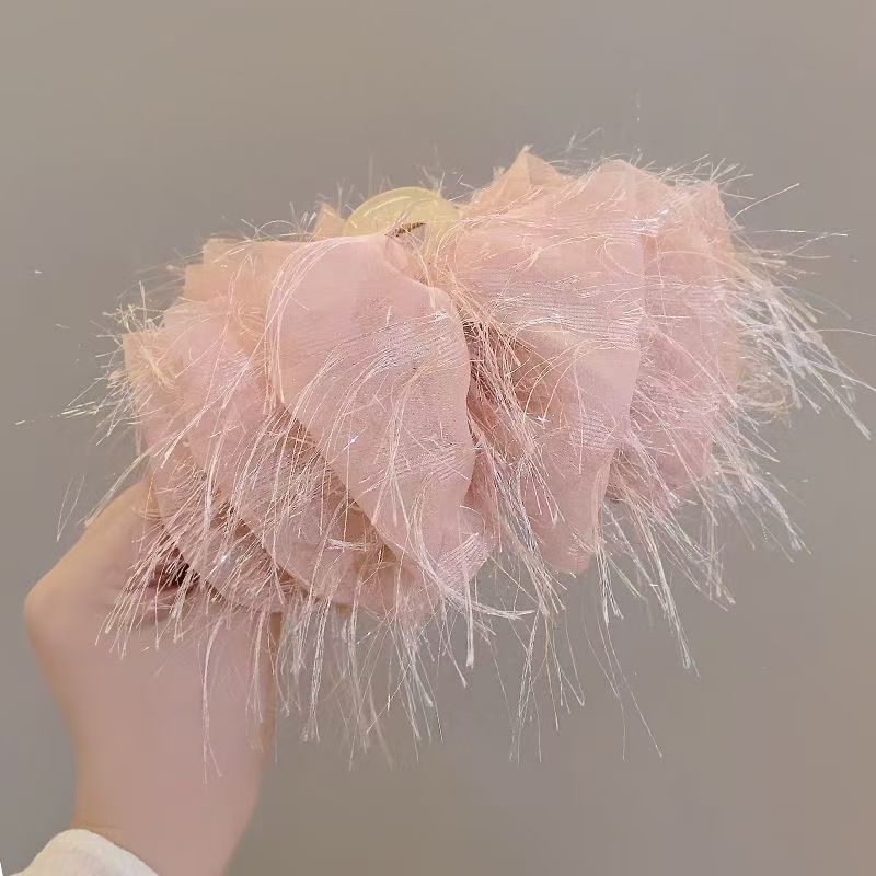 ハイエンドの多用途なオーストリッチフェザー秋冬ヘアクリップ甘い豪華な羽の頭飾り新しいヘアクリップメーカー卸売|undefined