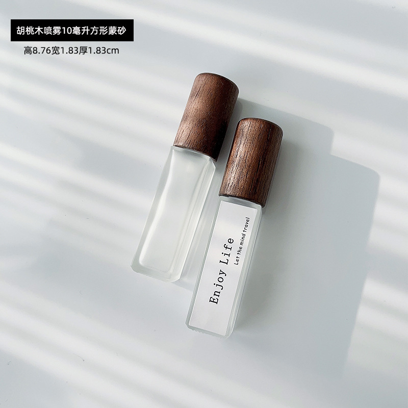 胡桃木喷雾10毫升方形蒙砂.jpg