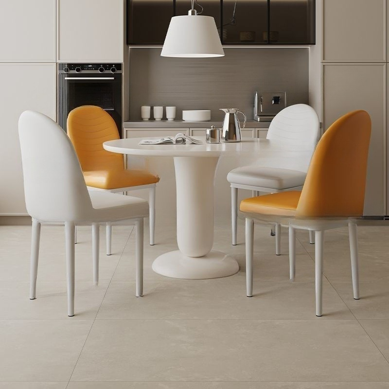 Exportación inswind softpack silla de lujo simple silla de comedor doméstica silla de cuero oruga silla pequeña silla de casa