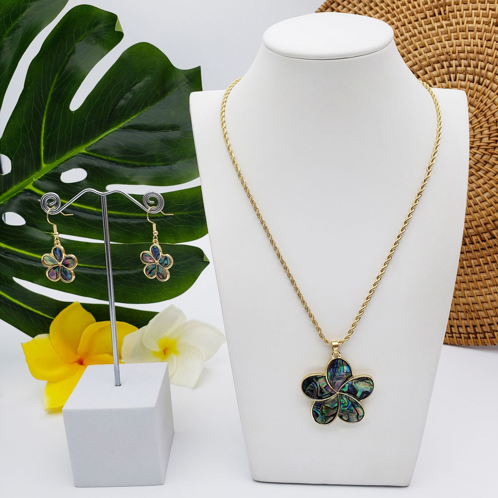 1 Set Retro Flower Alloy Plating Inlay Shell Womenu0027S Earrings Necklace