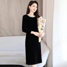 法式赫本风连衣裙女2024秋冬新款手工钉钻时尚优雅气质显瘦小黑裙