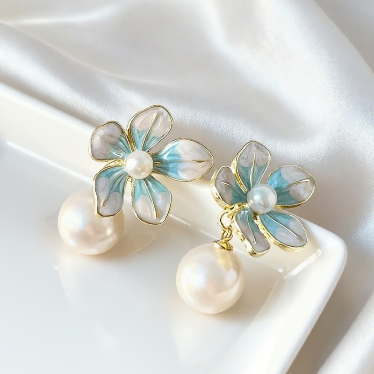 2025新款日韩甜美滴油花朵珍珠耳环可爱气质珐琅花瓣耳钉耳饰批发