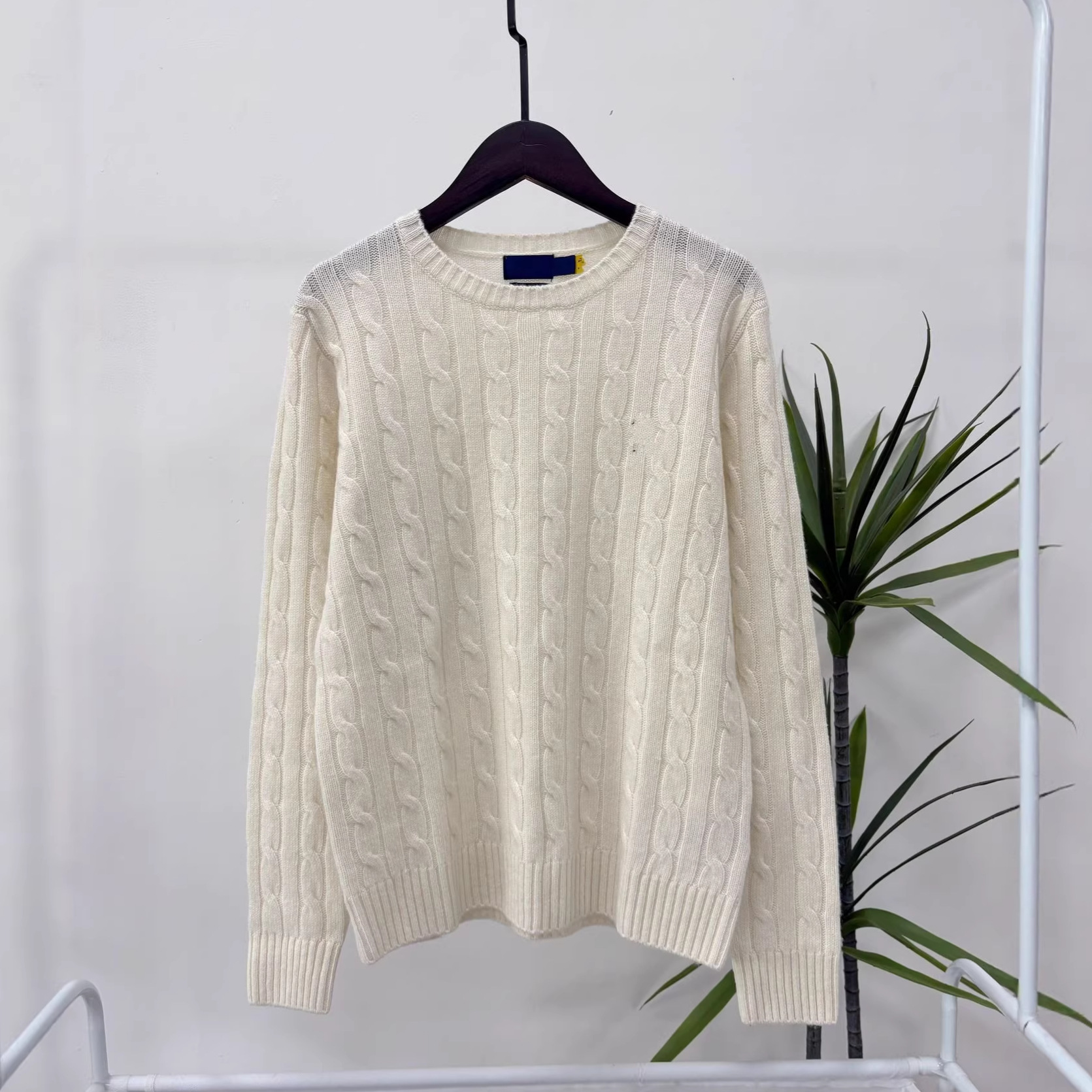 In-Stock Small Horse Embroidery Round Neck Cashmere Cable Knit Sweater for Women, 20% Cashmere 80% Wool Long-Sleeve Knitwear for Autumn and Winter