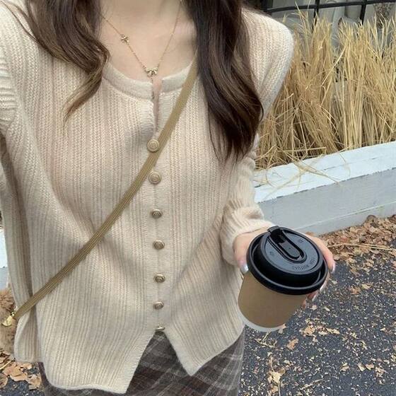 V-Neck Shoulder Knitted Sweater Autumn Women's 2024 New Arrival Small Fashionable Inner Base Shirt Sweater Top