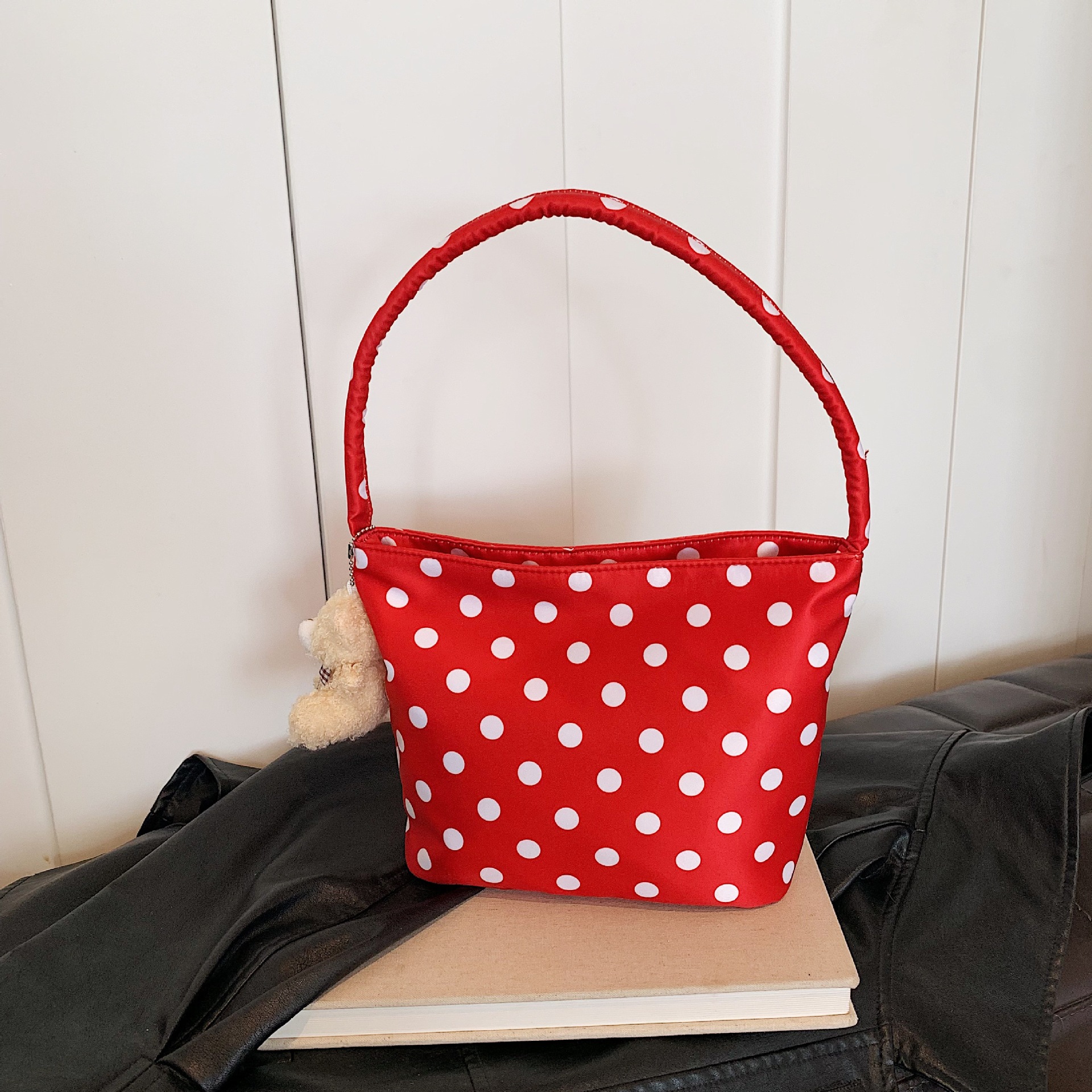 빨간색 (펜던트 포함)