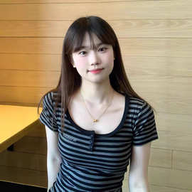 大领口条纹短袖T恤女夏美式复古辣妹修身显瘦短款露脐上衣设计感